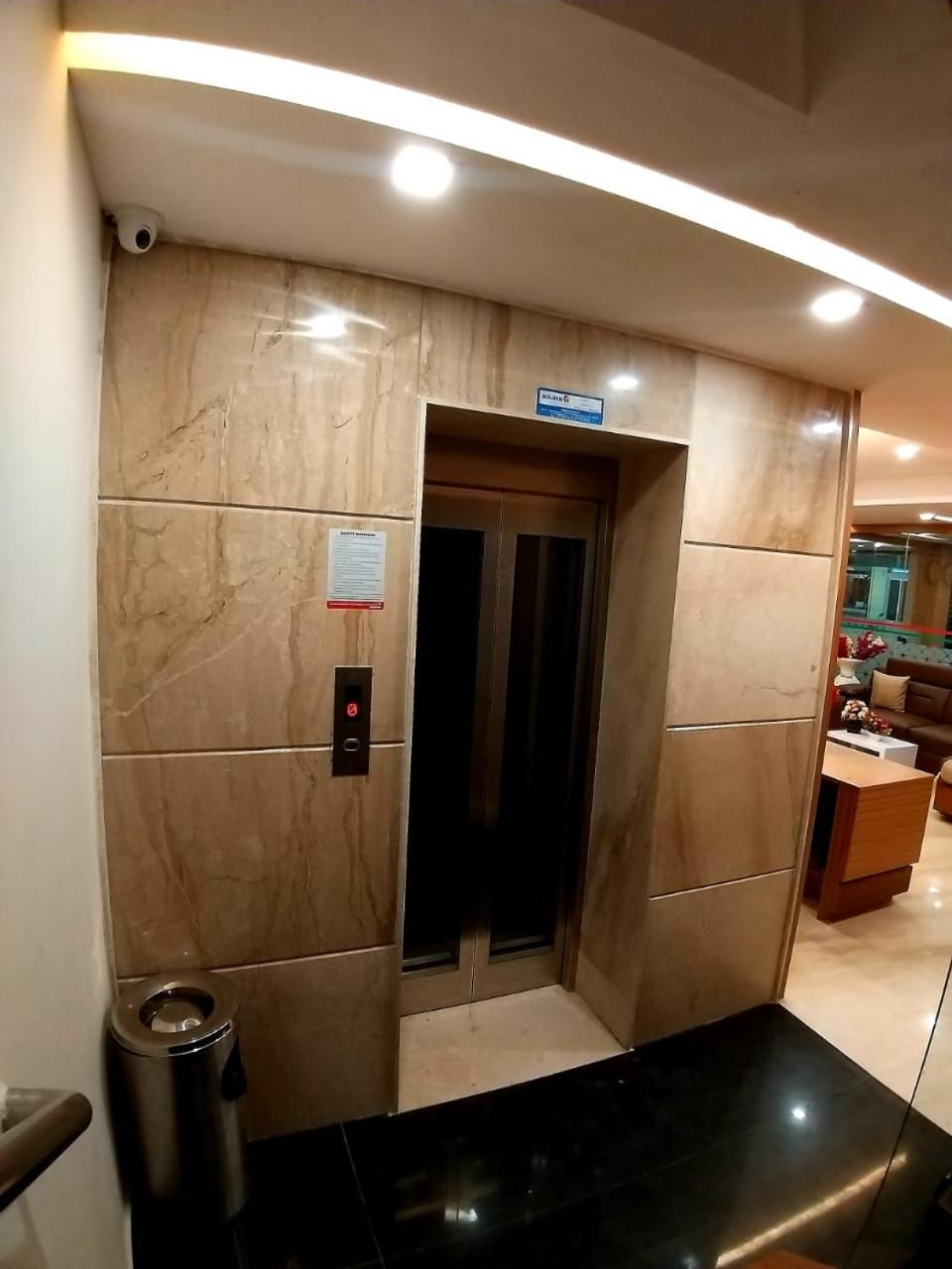 Grand Elegant Hotel Chennai Exterior foto