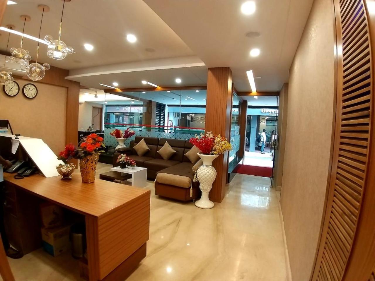 Grand Elegant Hotel Chennai Exterior foto
