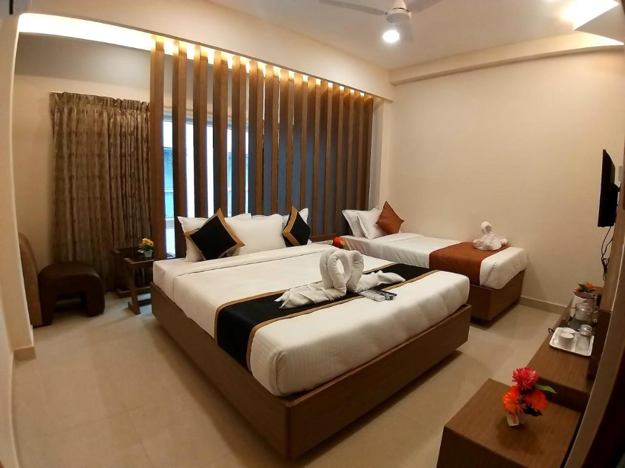 Grand Elegant Hotel Chennai Exterior foto